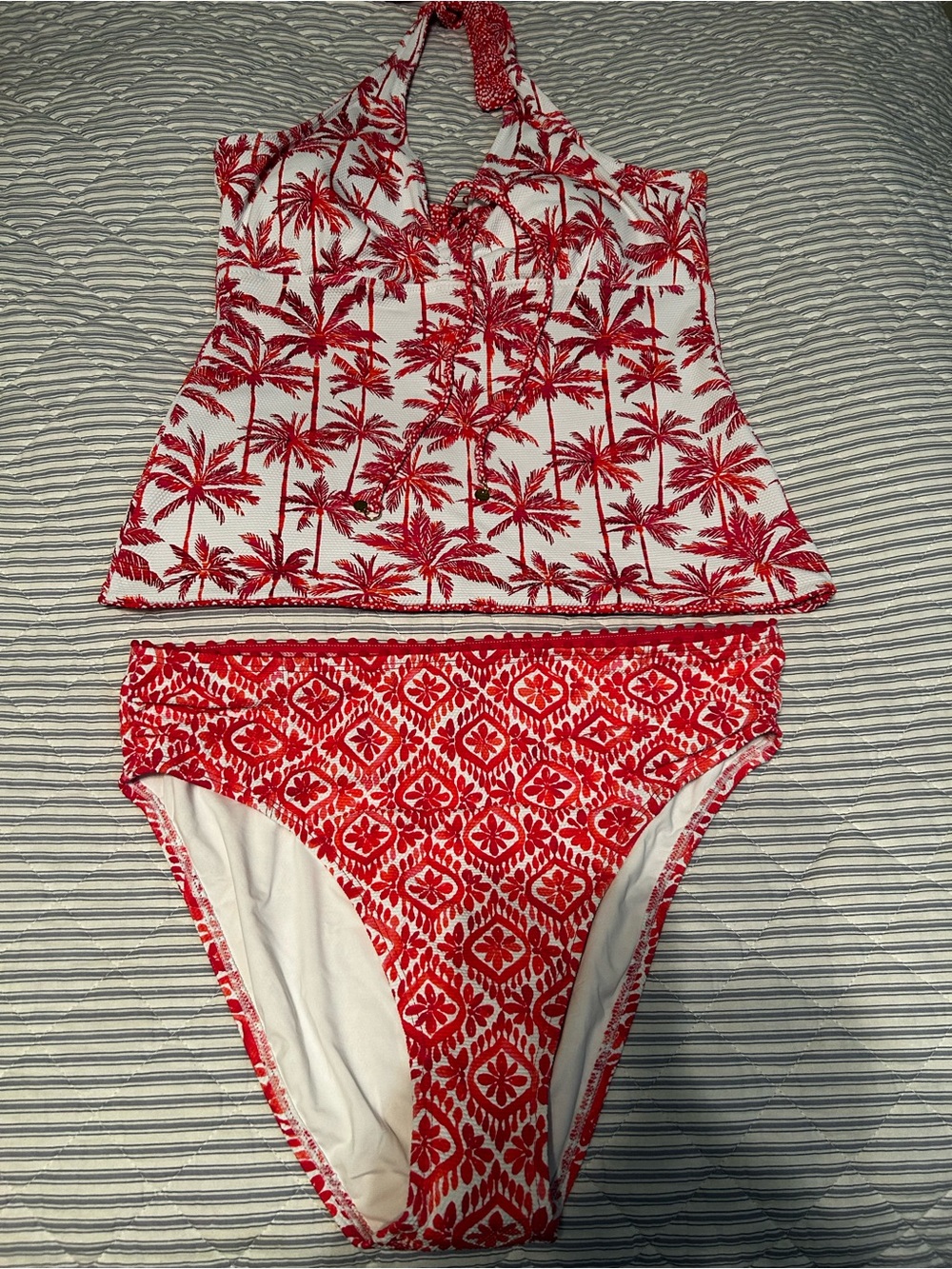 Tommy Bahama complimentary bathing suit set in size XL. New with tags